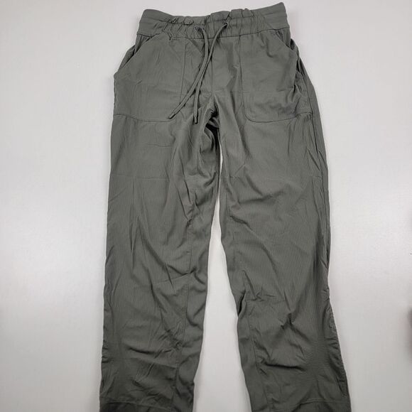 Lululemon Athletica Beyond The Studio Crop Womens Green Joggers Yoga Pants Sz 6 - Picture 2 of 16